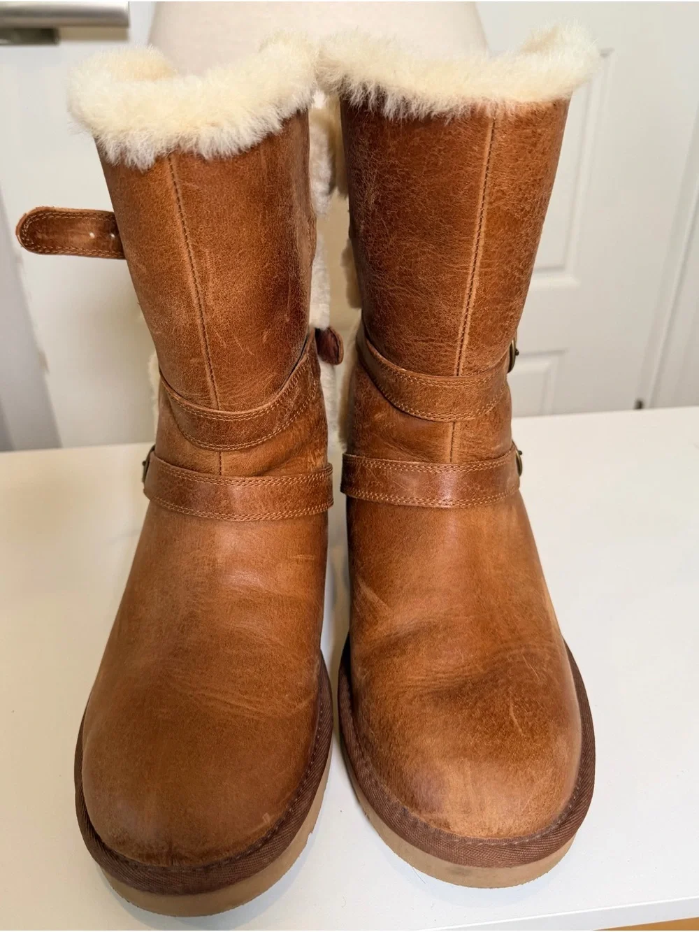 UGG Becket Chestnut Leather Shearling Buckle Moto Boots Women’s 8